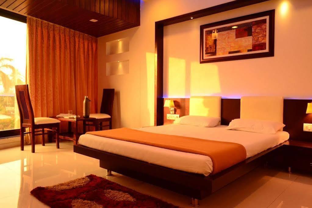La Hotel Metro Near Bkc Mumbai Luaran gambar